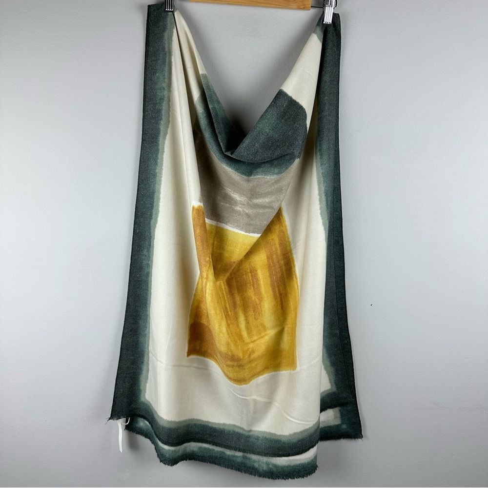 NWOT Pretty Persuasions scarf